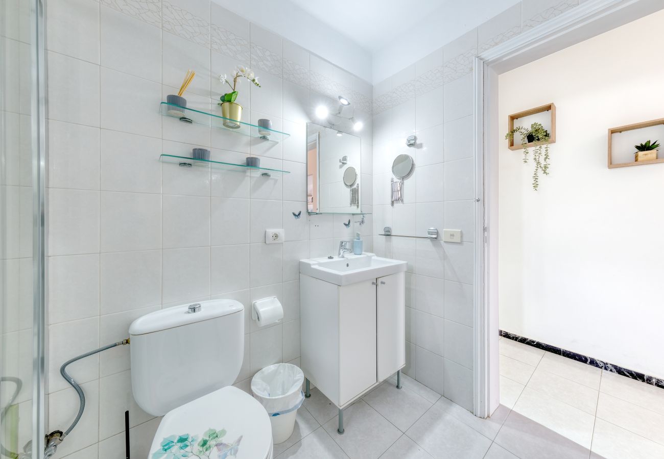 House in Puerto del Carmen - Atassara House - 500M to the Beach By LVH