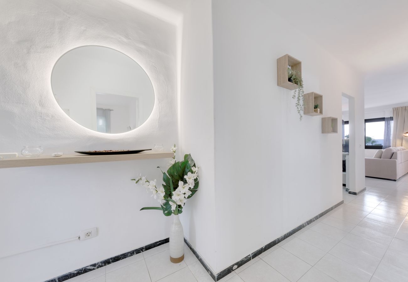 House in Puerto del Carmen - Atassara House - 500M to the Beach By LVH