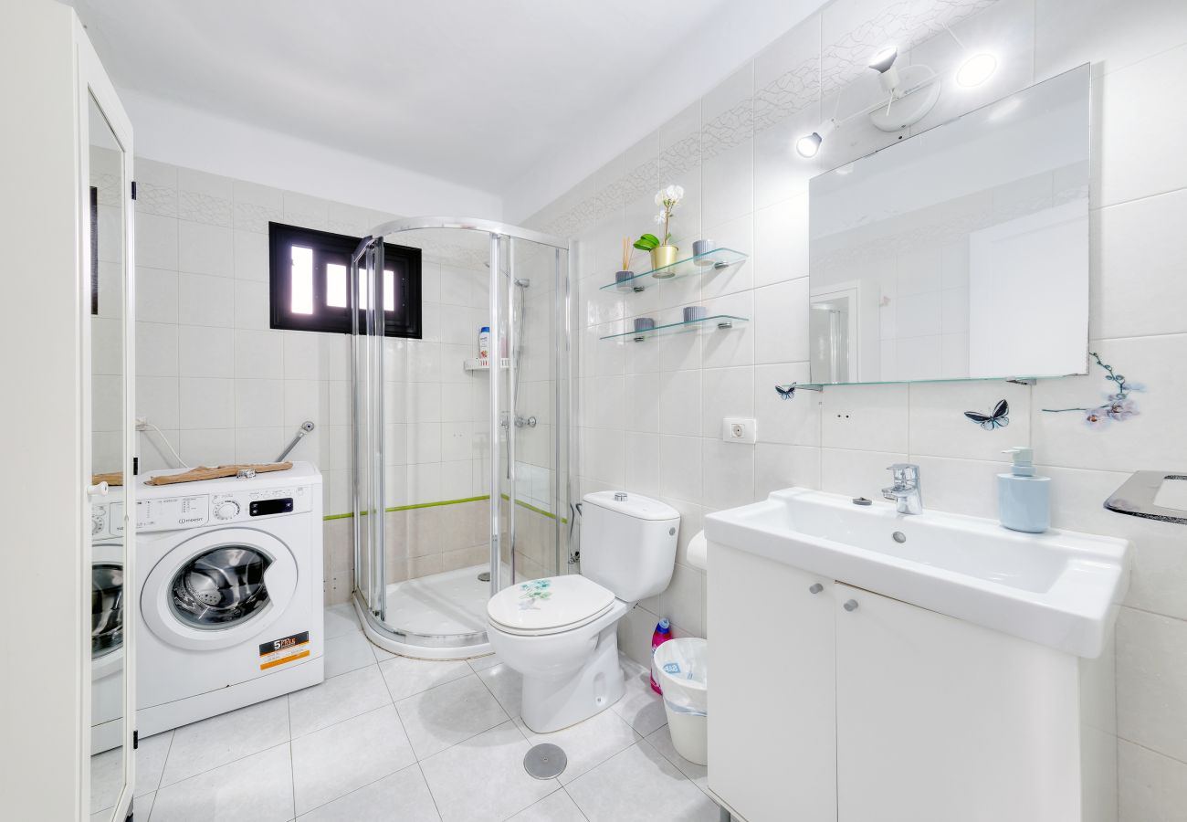 House in Puerto del Carmen - Atassara House - 500M to the Beach By LVH