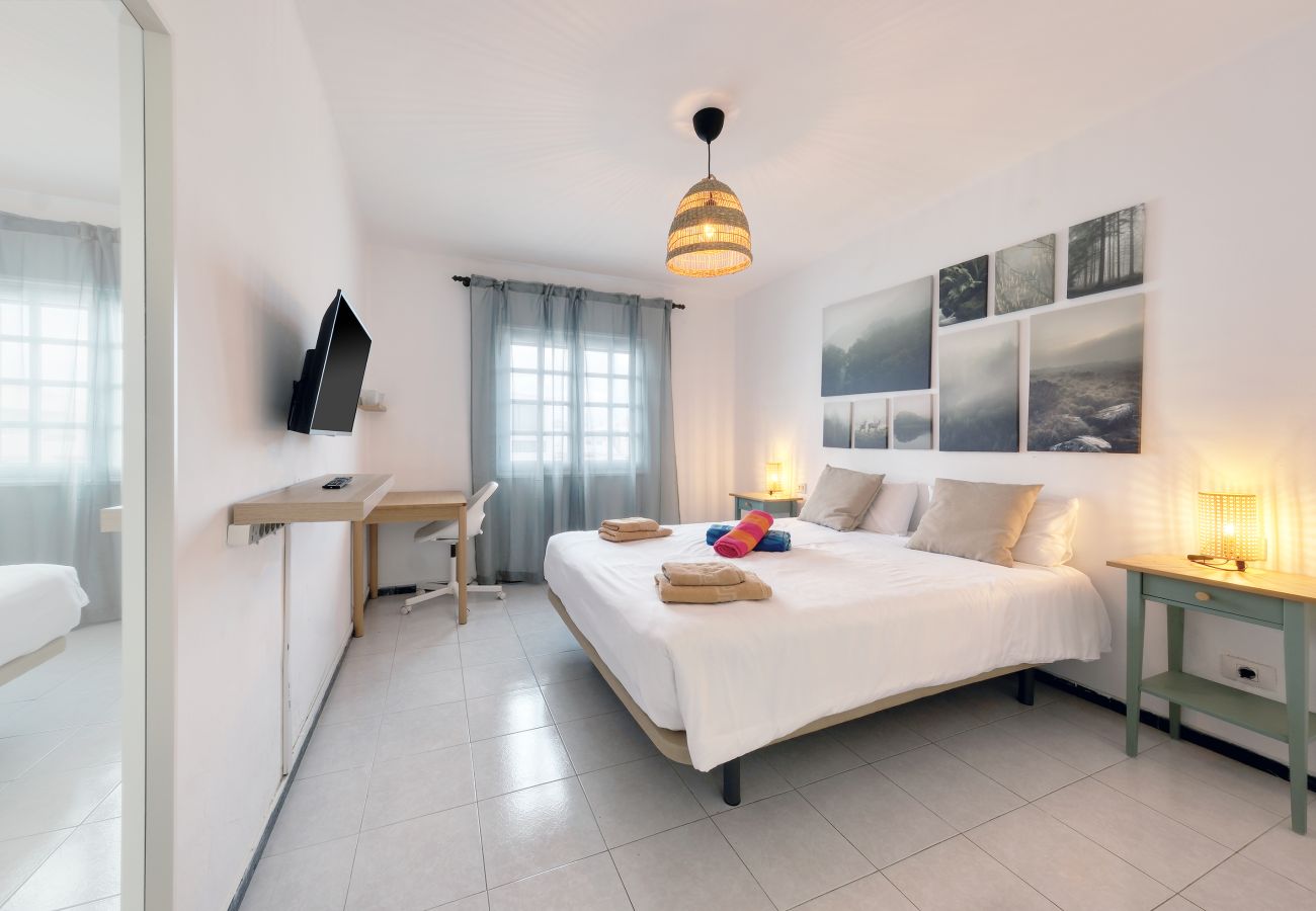 House in Puerto del Carmen - Atassara House - 500M to the Beach By LVH