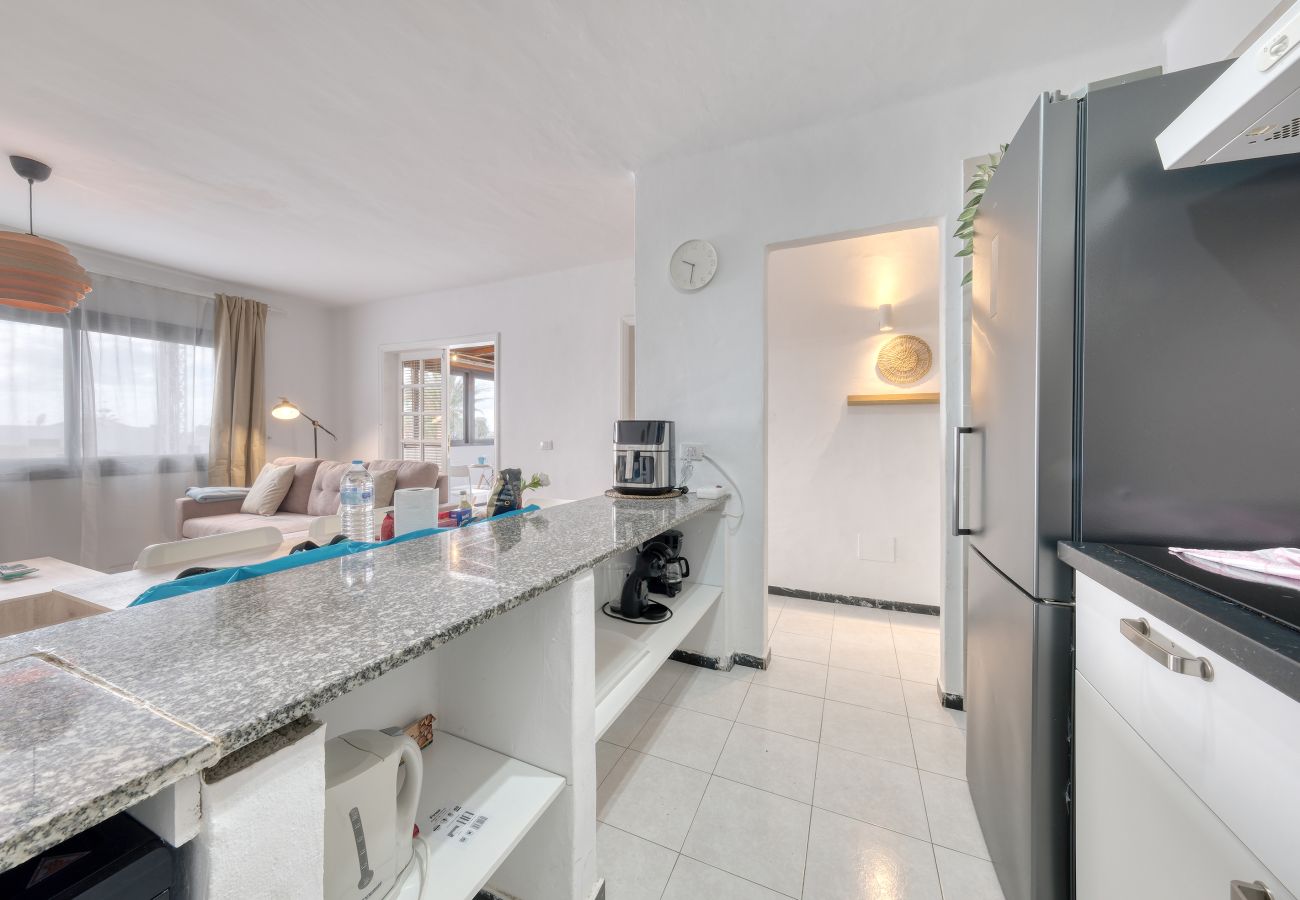 House in Puerto del Carmen - Atassara House - 500M to the Beach By LVH