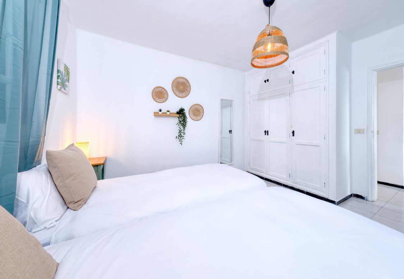 House in Puerto del Carmen - Atassara House - 500M to the Beach By LVH