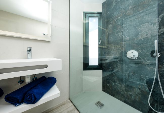 House in Puerto del Carmen - Casa Eva - Private Pool, BBQ & Free Parking By Lanzarote Vacation Homes House in Puerto del Carmen - Casa Eva - Private Pool, BBQ & Free Parking By Lanzarote Vacation Homes