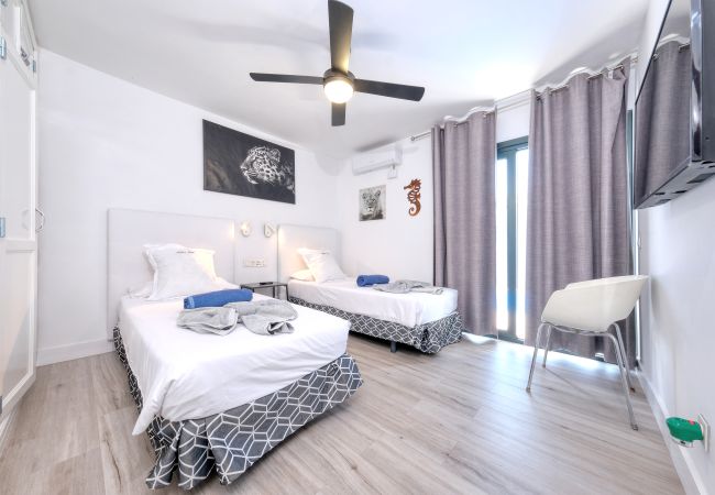 House in Puerto del Carmen - Casa Eva - Private Pool, BBQ & Free Parking By Lanzarote Vacation Homes House in Puerto del Carmen - Casa Eva - Private Pool, BBQ & Free Parking By Lanzarote Vacation Homes