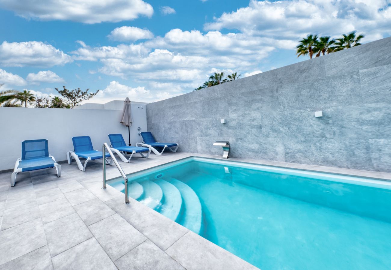 House in Puerto del Carmen - Casa Eva - Private Pool, BBQ & Free Parking By Lanzarote Vacation Homes House in Puerto del Carmen - Casa Eva - Private Pool, BBQ & Free Parking By Lanzarote Vacation Homes