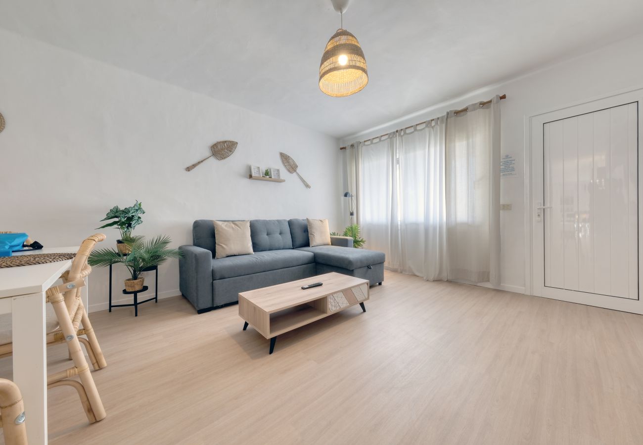 House in Puerto del Carmen - Suite Zefiro - 500M from the beach By LVH