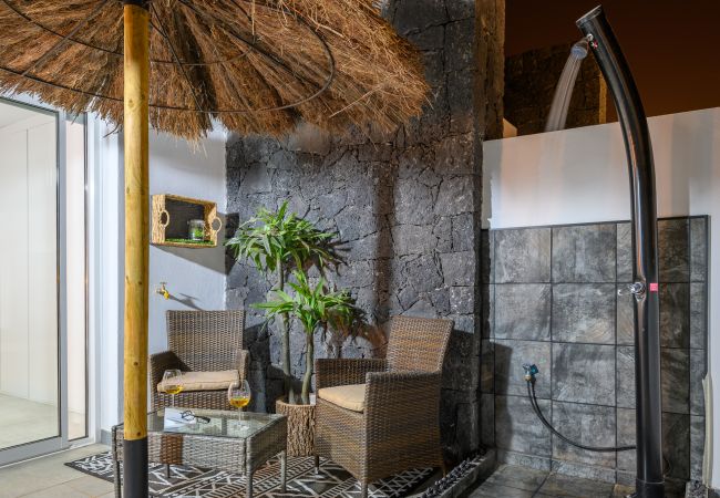  in Playa Blanca - Pachamama House - Near the beach, Air-Con, Fast Wifi and SAT tv