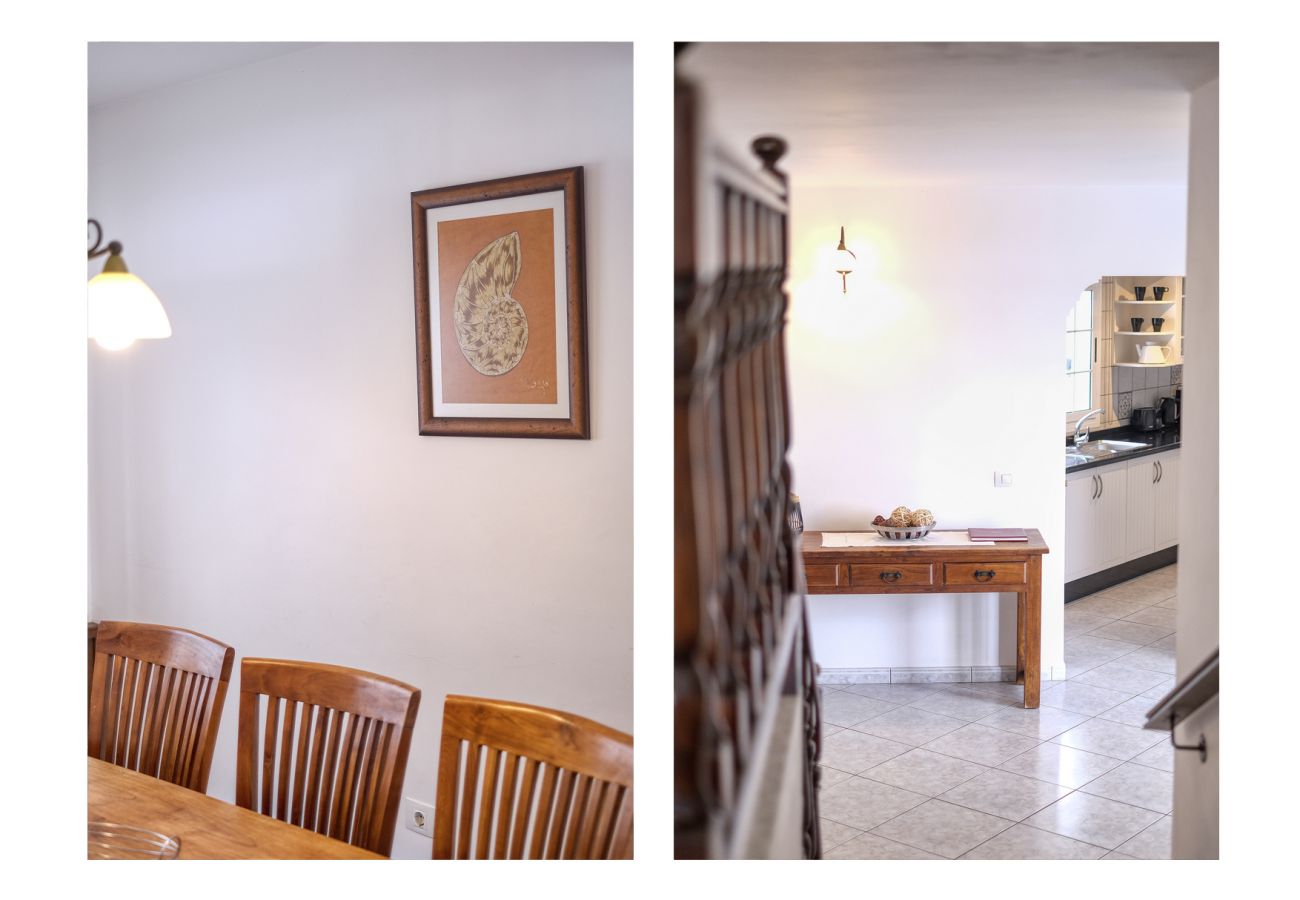 House in Tías - Casa Paraíso - Jacuzzi, Air-con and BBQ By LVH