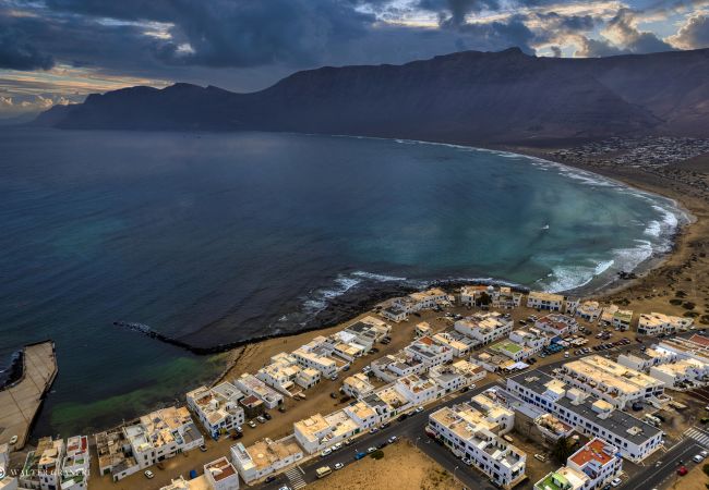 House in  Famara - Casa Hespi-view to Famara Beach House in  Famara - Casa Hespi-view to Famara Beach