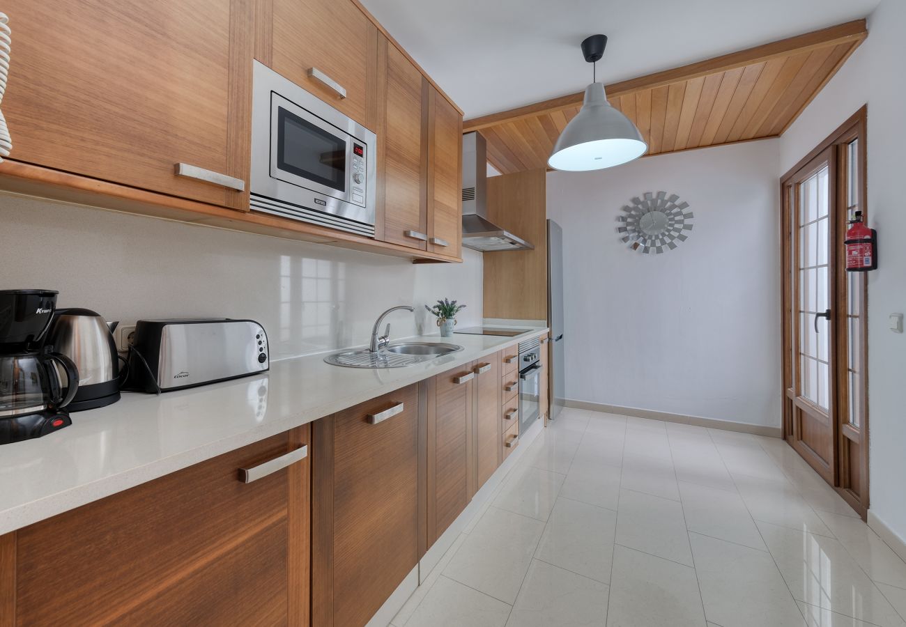 Villa in Playa Blanca - Villa Flavia - Private Pool, Jacuzzi, BBQ and Game Room By Lanzarote Vacation Home