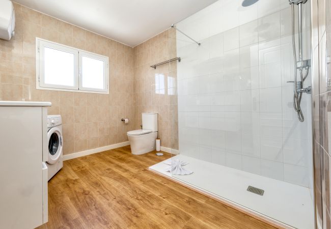 House in Puerto del Carmen - Dream Island - fast WiFi, terrace, 500m from the beach House in Puerto del Carmen - Dream Island - fast WiFi, terrace, 500m from the beach