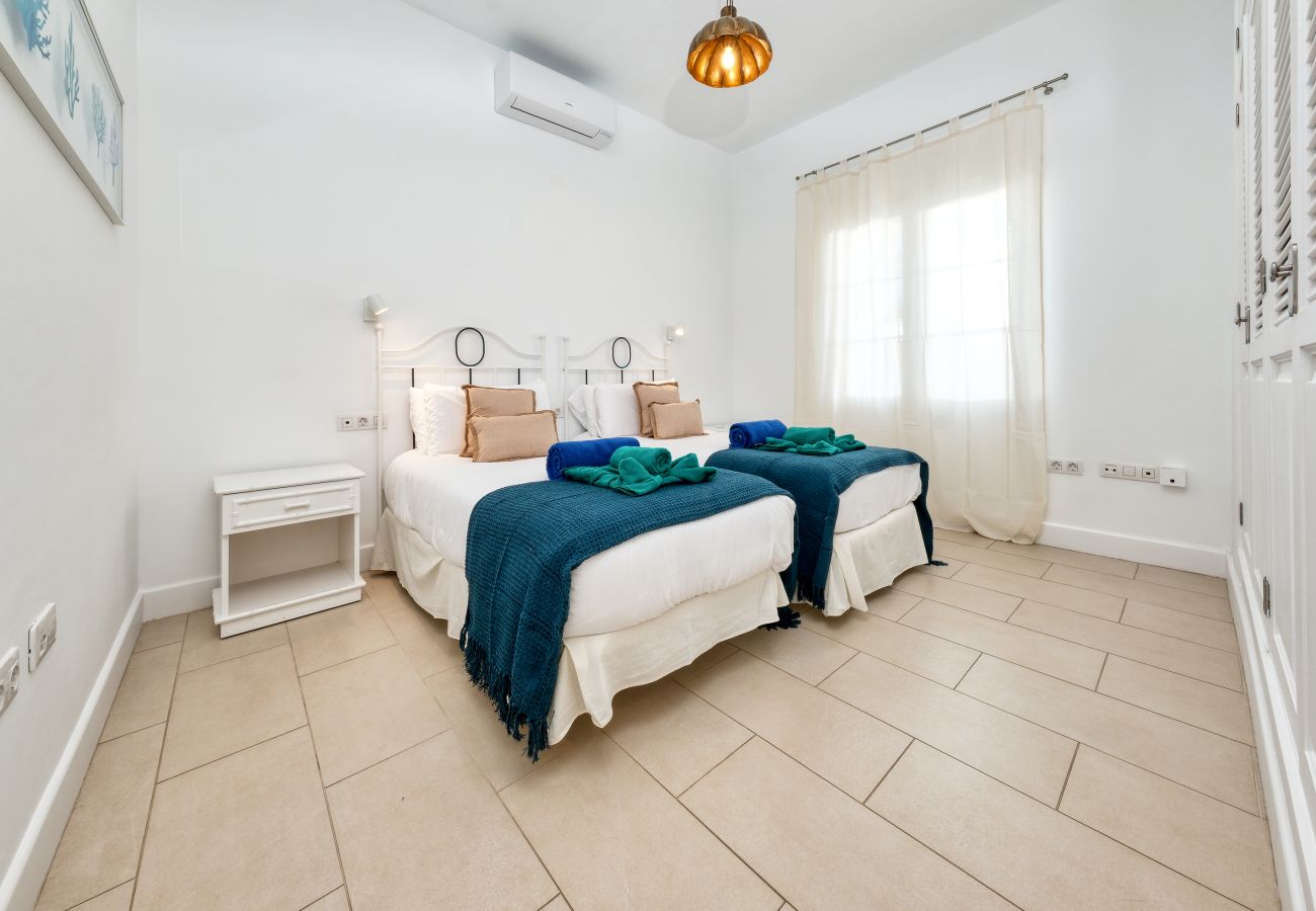 Villa in Puerto Calero - Villa Mar Azul Puerto Calero - Private Pool and BBQ By Lanzarote Vacation Homes