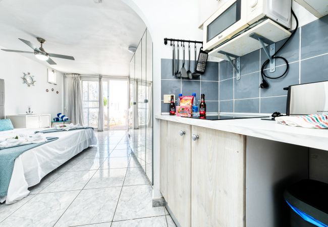 Studio in Puerto del Carmen - Suite Infinity Ocean - amazing pool and sea view Studio in Puerto del Carmen - Suite Infinity Ocean - amazing pool and sea view