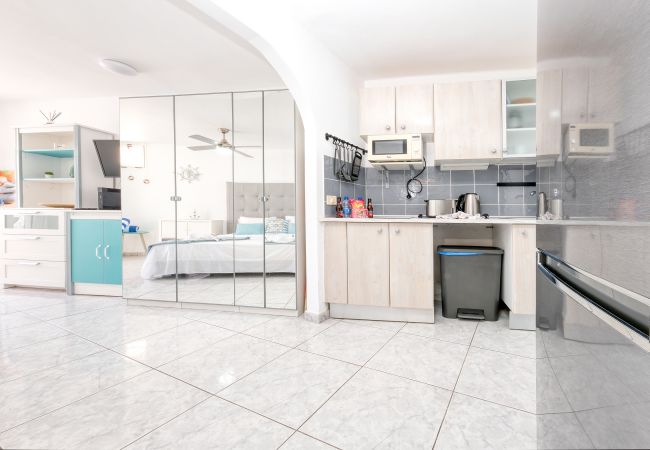 Studio in Puerto del Carmen - Suite Infinity Ocean - amazing pool and sea view Studio in Puerto del Carmen - Suite Infinity Ocean - amazing pool and sea view