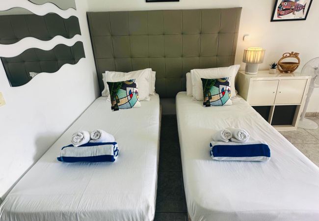 Studio in Puerto del Carmen - Suite Infinity Ocean - amazing pool and sea view Studio in Puerto del Carmen - Suite Infinity Ocean - amazing pool and sea view