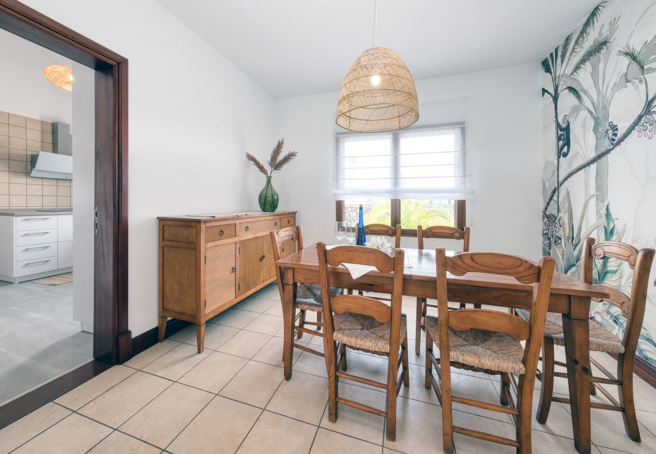 House in Puerto Calero - Casa Guayre - Pool, BBQ, AACC and Ping-Pong By LVH