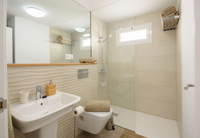 House in Puerto del Carmen - Purple Volcano -200 m from the beach-swimming pool, sauna, gym at Fariones Sport Center House in Puerto del Carmen - Purple Volcano -200 m from the beach-swimming pool, sauna, gym at Fariones Sport Center