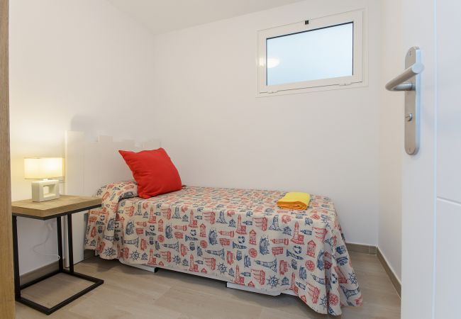 House in Puerto del Carmen - Purple Volcano -200 m from the beach-swimming pool, sauna, gym at Fariones Sport Center House in Puerto del Carmen - Purple Volcano -200 m from the beach-swimming pool, sauna, gym at Fariones Sport Center