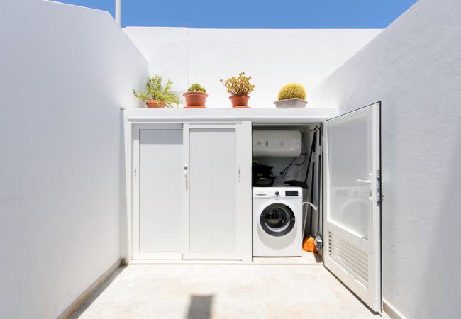House in Puerto del Carmen - Purple Volcano -200 m from the beach-swimming pool, sauna, gym at Fariones Sport Center House in Puerto del Carmen - Purple Volcano -200 m from the beach-swimming pool, sauna, gym at Fariones Sport Center