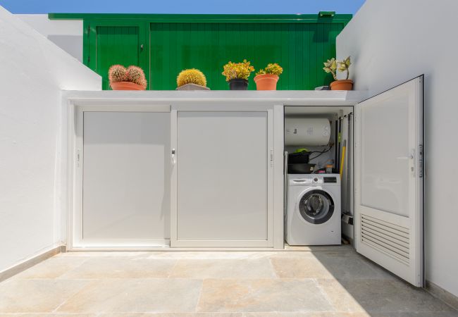House in Puerto del Carmen - White Volcano -200 m from the beach-access to the fariones sports centre included (swimming pool, sauna, gym) House in Puerto del Carmen - White Volcano -200 m from the beach-access to the fariones sports centre included (swimming pool, sauna, gym)