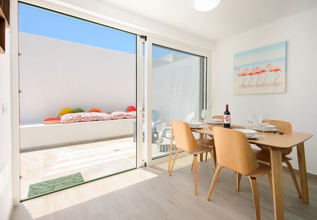 House in Puerto del Carmen - White Volcano -200 m from the beach-access to the fariones sports centre included (swimming pool, sauna, gym) House in Puerto del Carmen - White Volcano -200 m from the beach-access to the fariones sports centre included (swimming pool, sauna, gym)