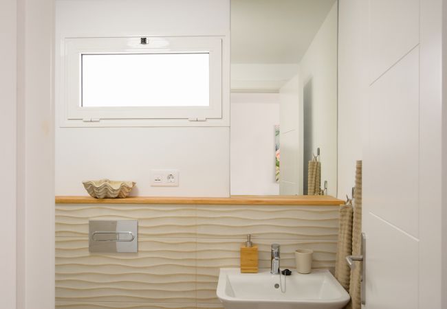 House in Puerto del Carmen - White Volcano -200 m from the beach-access to the fariones sports centre included (swimming pool, sauna, gym) House in Puerto del Carmen - White Volcano -200 m from the beach-access to the fariones sports centre included (swimming pool, sauna, gym)