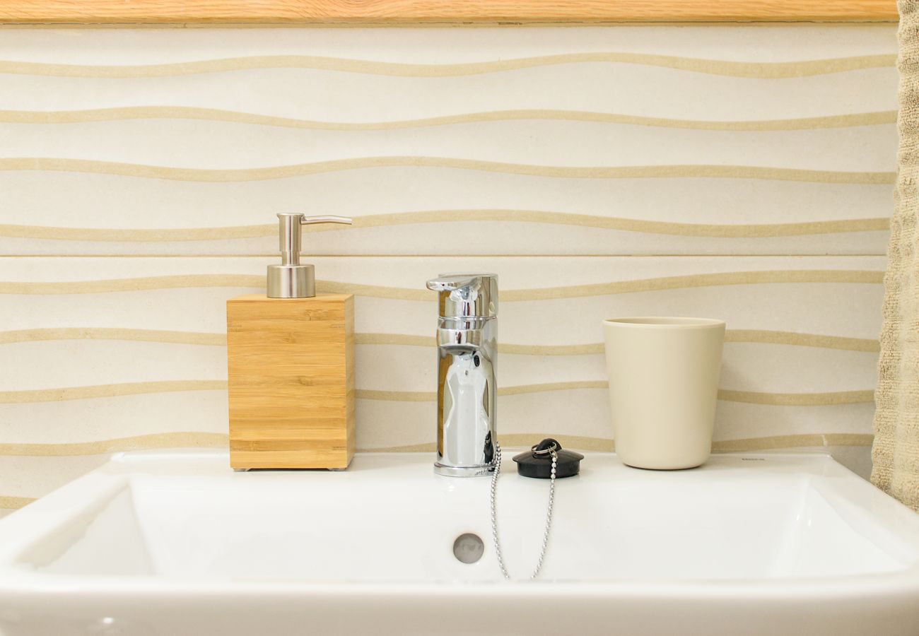 House in Puerto del Carmen - White Volcano - 200M to the Beach - Pool and Gym 