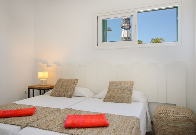House in Puerto del Carmen - Red Volcano - 00 m from the beach-access to the fariones sports centre included (swimming pool, sauna, gym) House in Puerto del Carmen - Red Volcano - 00 m from the beach-access to the fariones sports centre included (swimming pool, sauna, gym)