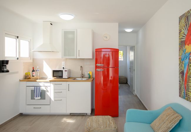 House in Puerto del Carmen - Red Volcano - 00 m from the beach-access to the fariones sports centre included (swimming pool, sauna, gym) House in Puerto del Carmen - Red Volcano - 00 m from the beach-access to the fariones sports centre included (swimming pool, sauna, gym)