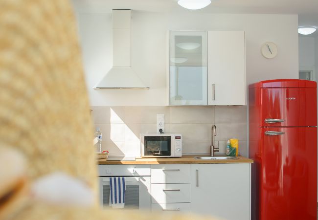 House in Puerto del Carmen - Red Volcano - 00 m from the beach-access to the fariones sports centre included (swimming pool, sauna, gym) House in Puerto del Carmen - Red Volcano - 00 m from the beach-access to the fariones sports centre included (swimming pool, sauna, gym)