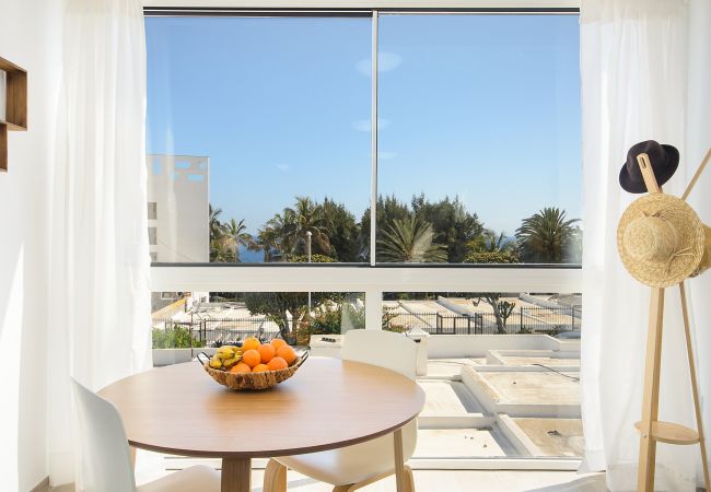 House in Puerto del Carmen - Red Volcano - 00 m from the beach-access to the fariones sports centre included (swimming pool, sauna, gym) House in Puerto del Carmen - Red Volcano - 00 m from the beach-access to the fariones sports centre included (swimming pool, sauna, gym)