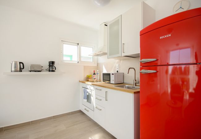 House in Puerto del Carmen - Red Volcano - 00 m from the beach-access to the fariones sports centre included (swimming pool, sauna, gym) House in Puerto del Carmen - Red Volcano - 00 m from the beach-access to the fariones sports centre included (swimming pool, sauna, gym)