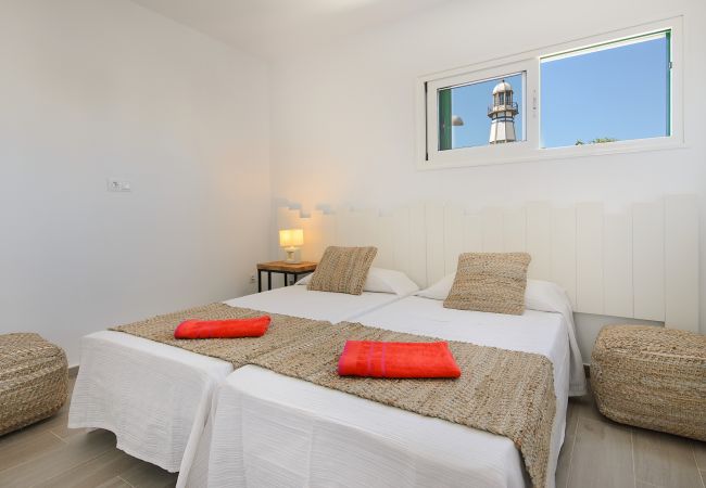 House in Puerto del Carmen - Red Volcano - 00 m from the beach-access to the fariones sports centre included (swimming pool, sauna, gym) House in Puerto del Carmen - Red Volcano - 00 m from the beach-access to the fariones sports centre included (swimming pool, sauna, gym)