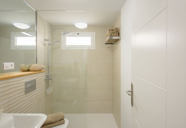 House in Puerto del Carmen - Orange Volcano - 200 m from the beach-access to the fariones sports centre included (swimming pool, sauna, gym) House in Puerto del Carmen - Orange Volcano - 200 m from the beach-access to the fariones sports centre included (swimming pool, sauna, gym)
