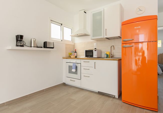 House in Puerto del Carmen - Orange Volcano - 200 m from the beach-access to the fariones sports centre included (swimming pool, sauna, gym) House in Puerto del Carmen - Orange Volcano - 200 m from the beach-access to the fariones sports centre included (swimming pool, sauna, gym)