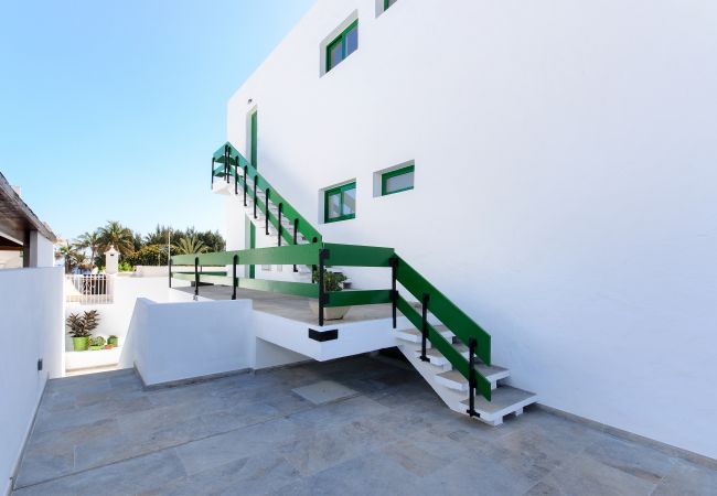 House in Puerto del Carmen - Orange Volcano - 200 m from the beach-access to the fariones sports centre included (swimming pool, sauna, gym) House in Puerto del Carmen - Orange Volcano - 200 m from the beach-access to the fariones sports centre included (swimming pool, sauna, gym)