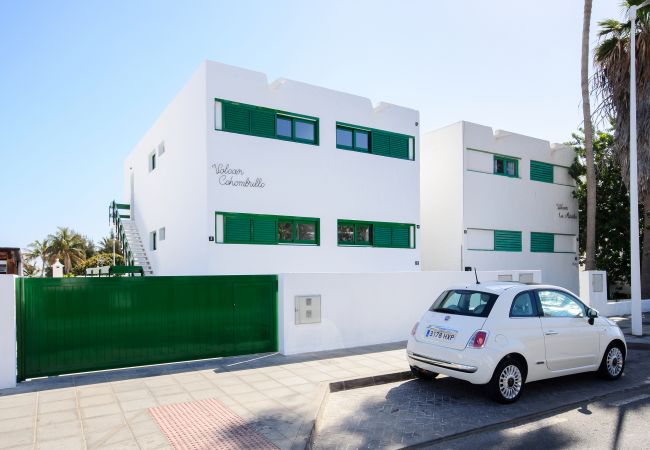 House in Puerto del Carmen - Orange Volcano - 200 m from the beach-access to the fariones sports centre included (swimming pool, sauna, gym) House in Puerto del Carmen - Orange Volcano - 200 m from the beach-access to the fariones sports centre included (swimming pool, sauna, gym)