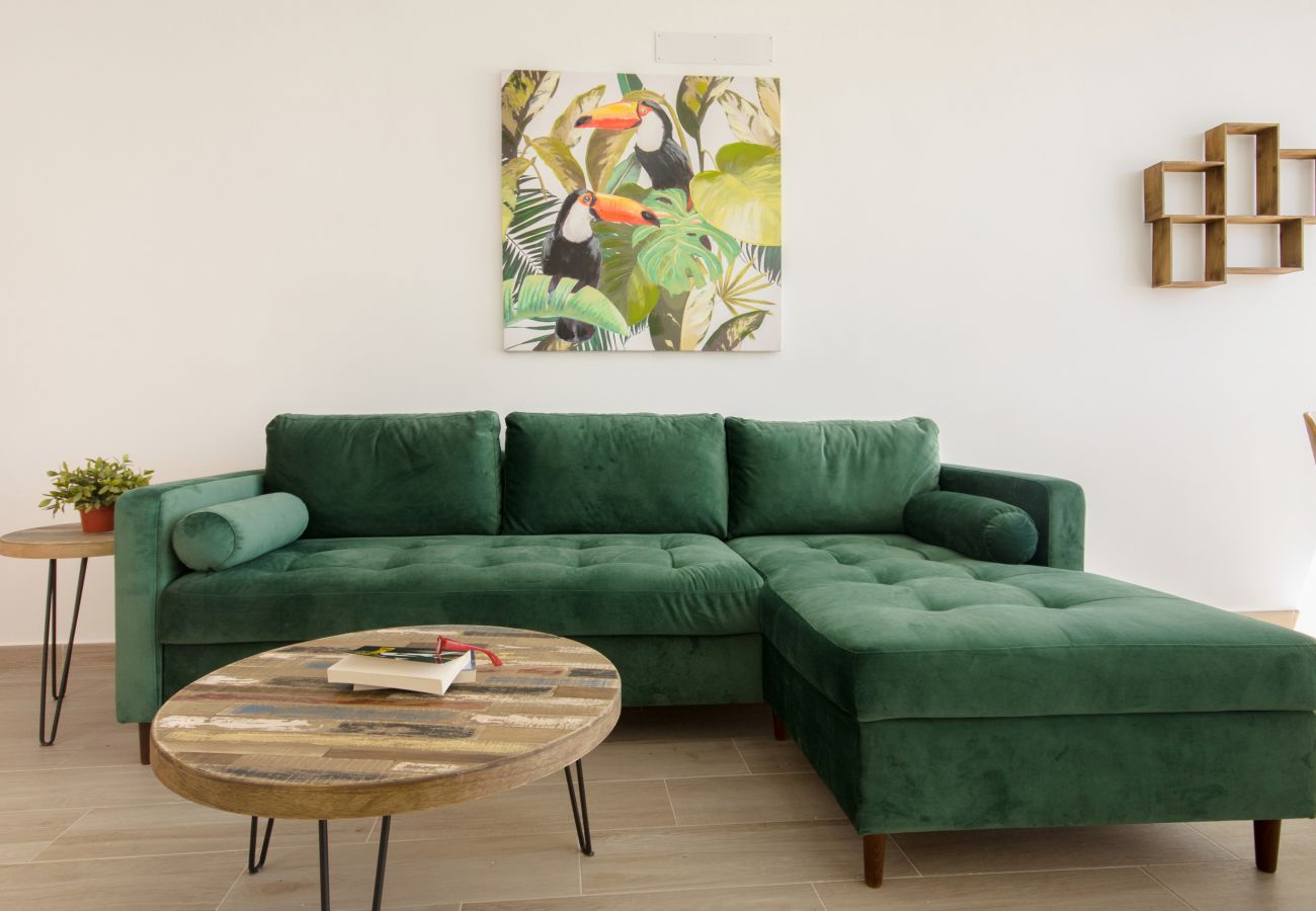 House in Puerto del Carmen - Orange Volcano - 200M to the Beach - Pool and Gym 