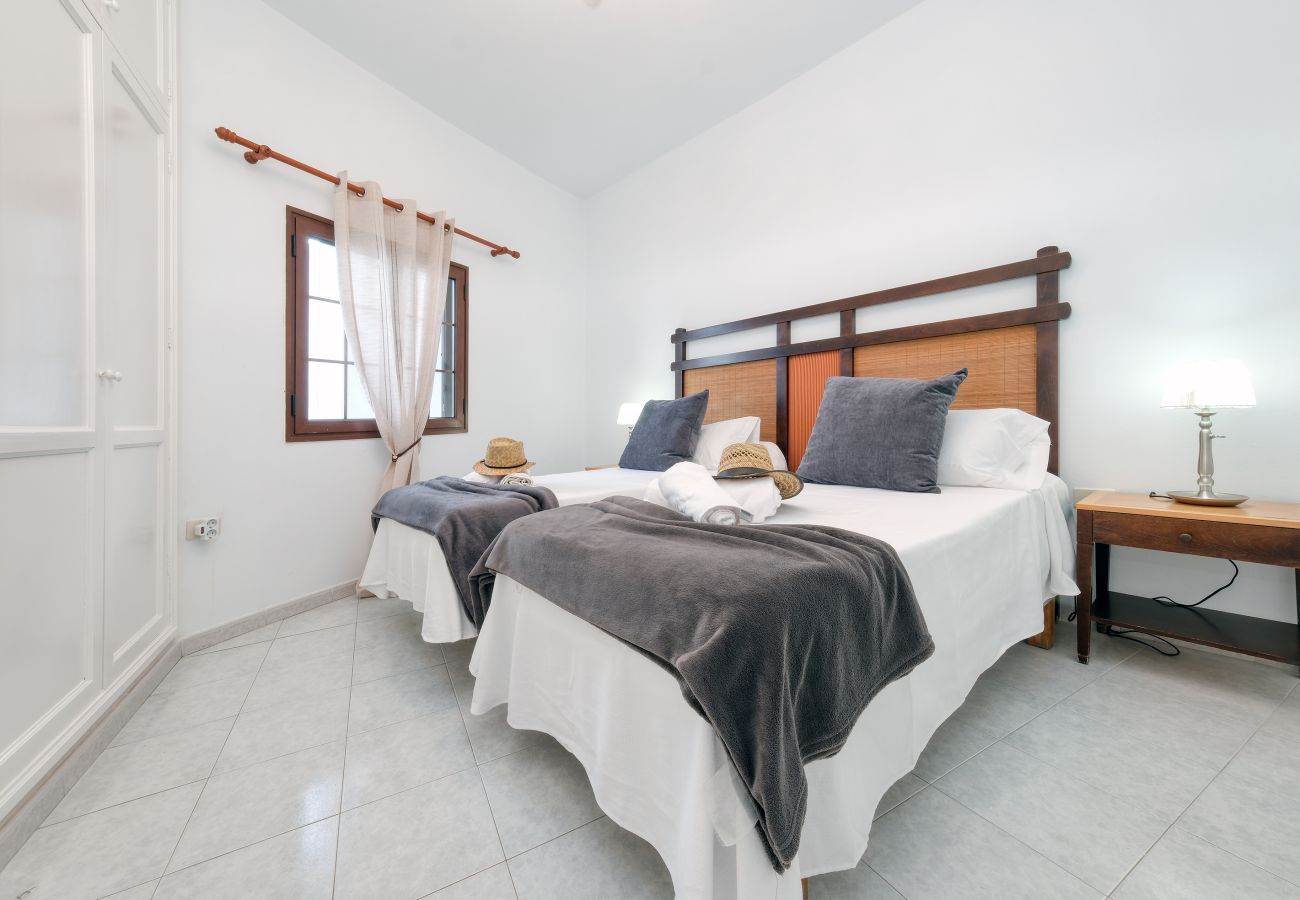 House in Puerto del Carmen - Casa el Varadero - Pool and Gym By LVH