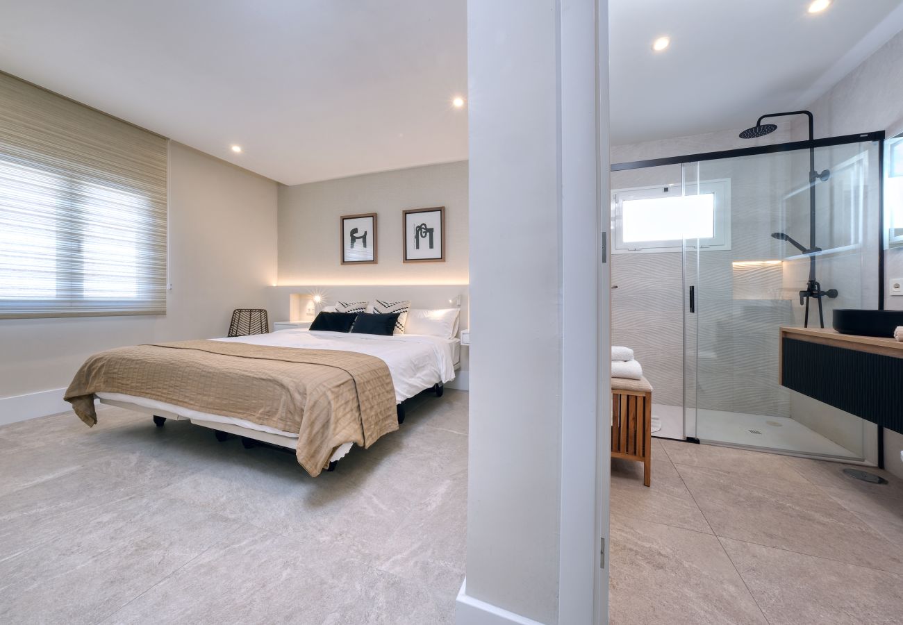 House in Puerto del Carmen - la Joya Suites - 150M from the beach By LVH