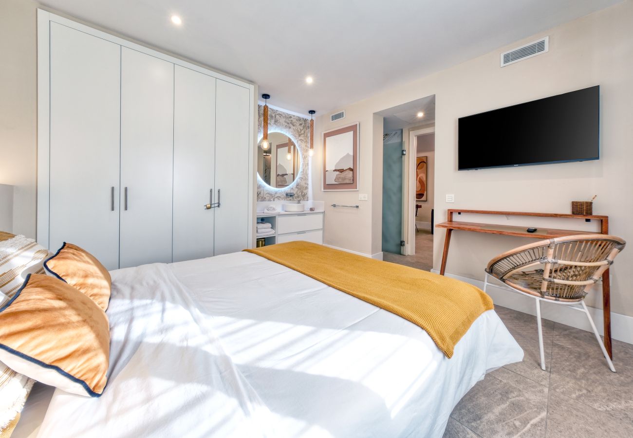 House in Puerto del Carmen - la Joya Suites - 150M from the beach By LVH