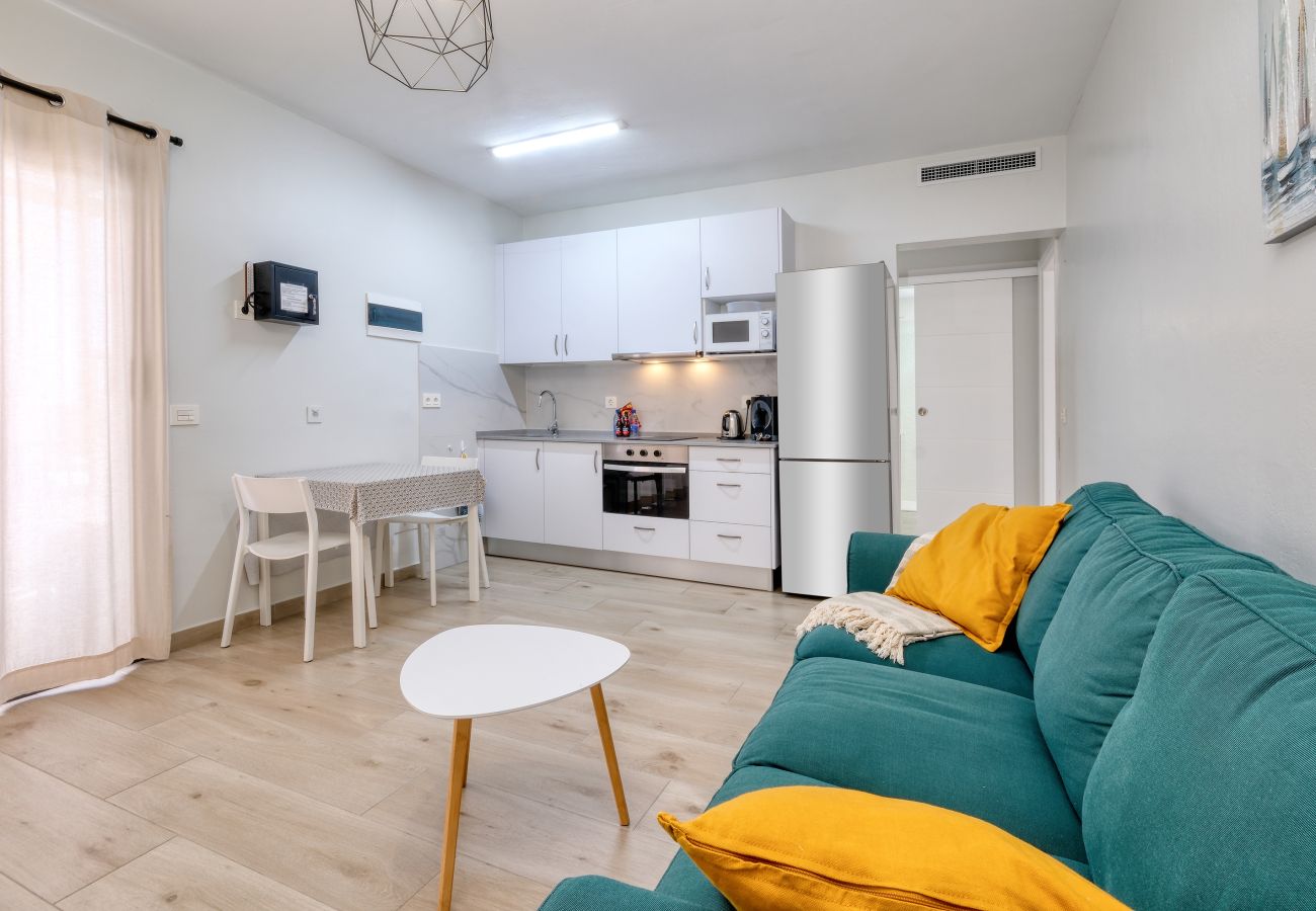 House in Puerto del Carmen - Casa Toni - Next to the Beach By LVH