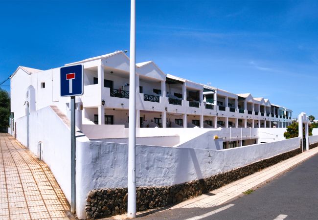 House in Puerto del Carmen - Casa Emilia-close to all amenities and beach House in Puerto del Carmen - Casa Emilia-close to all amenities and beach