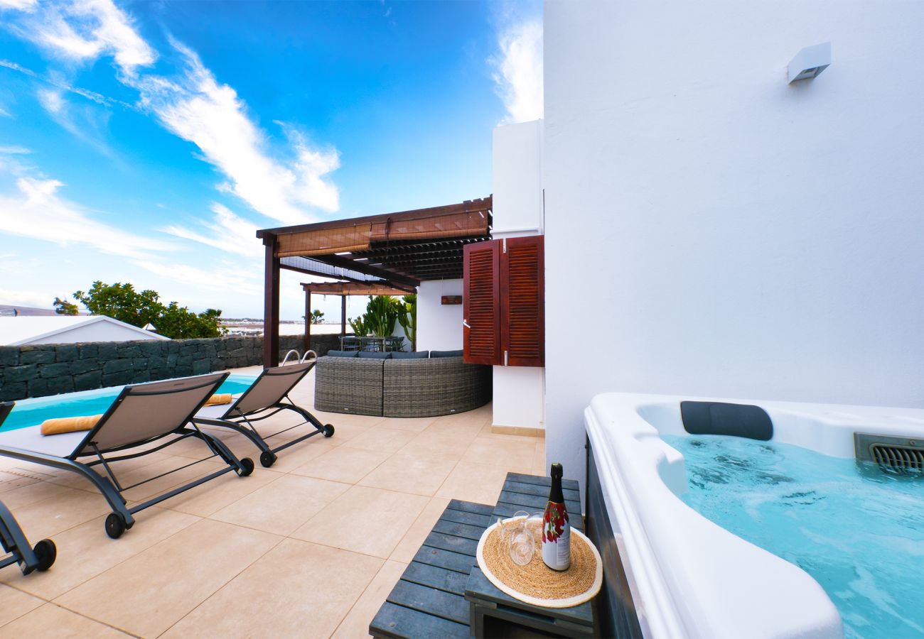 House in Playa Blanca - Villa Malolo - Private Pool and Jacuzzi By Lanzarote Vacation Homes