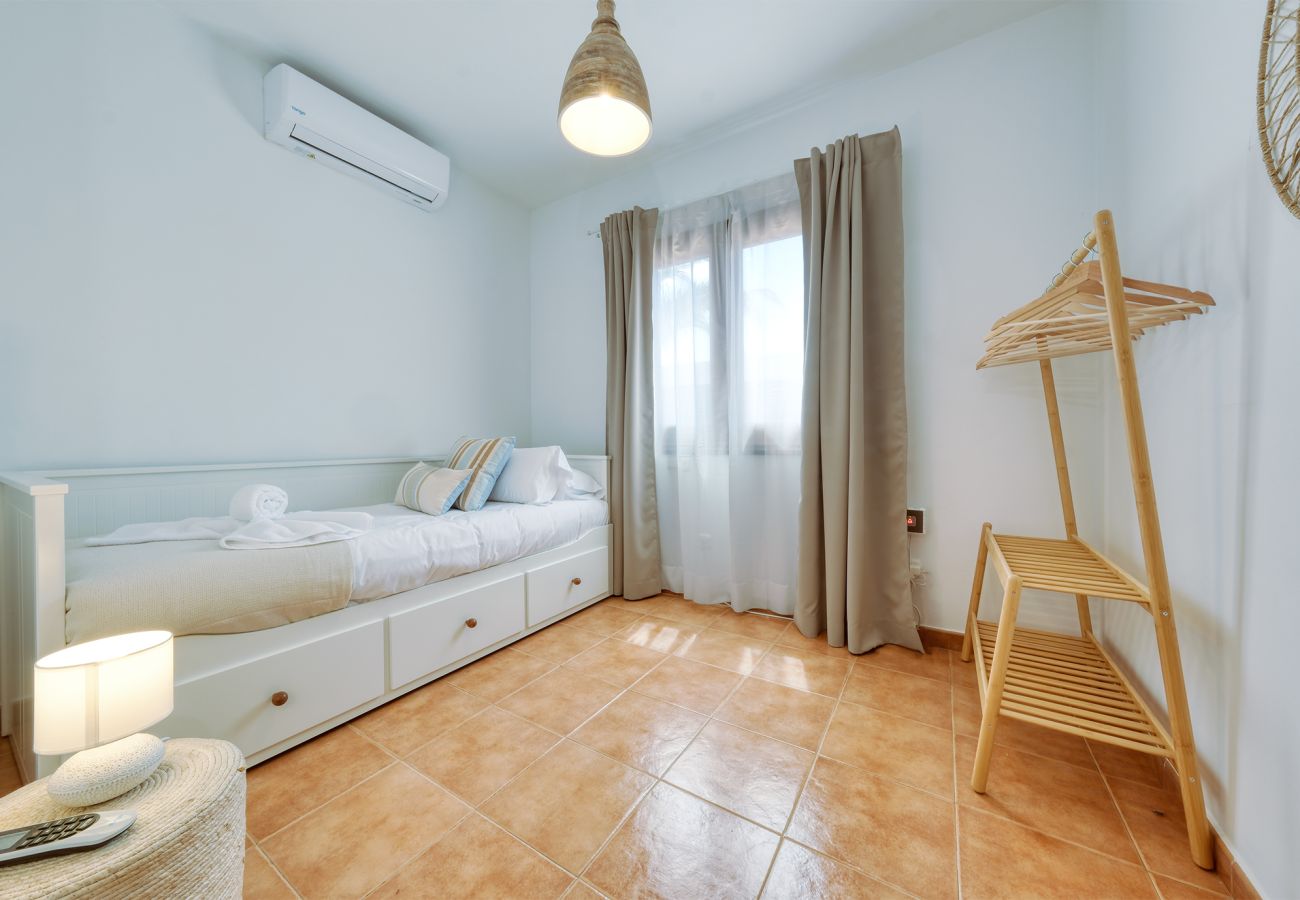 House in Playa Blanca - Lanzarote Paradise - Pool, AACC and BBQ By LVH