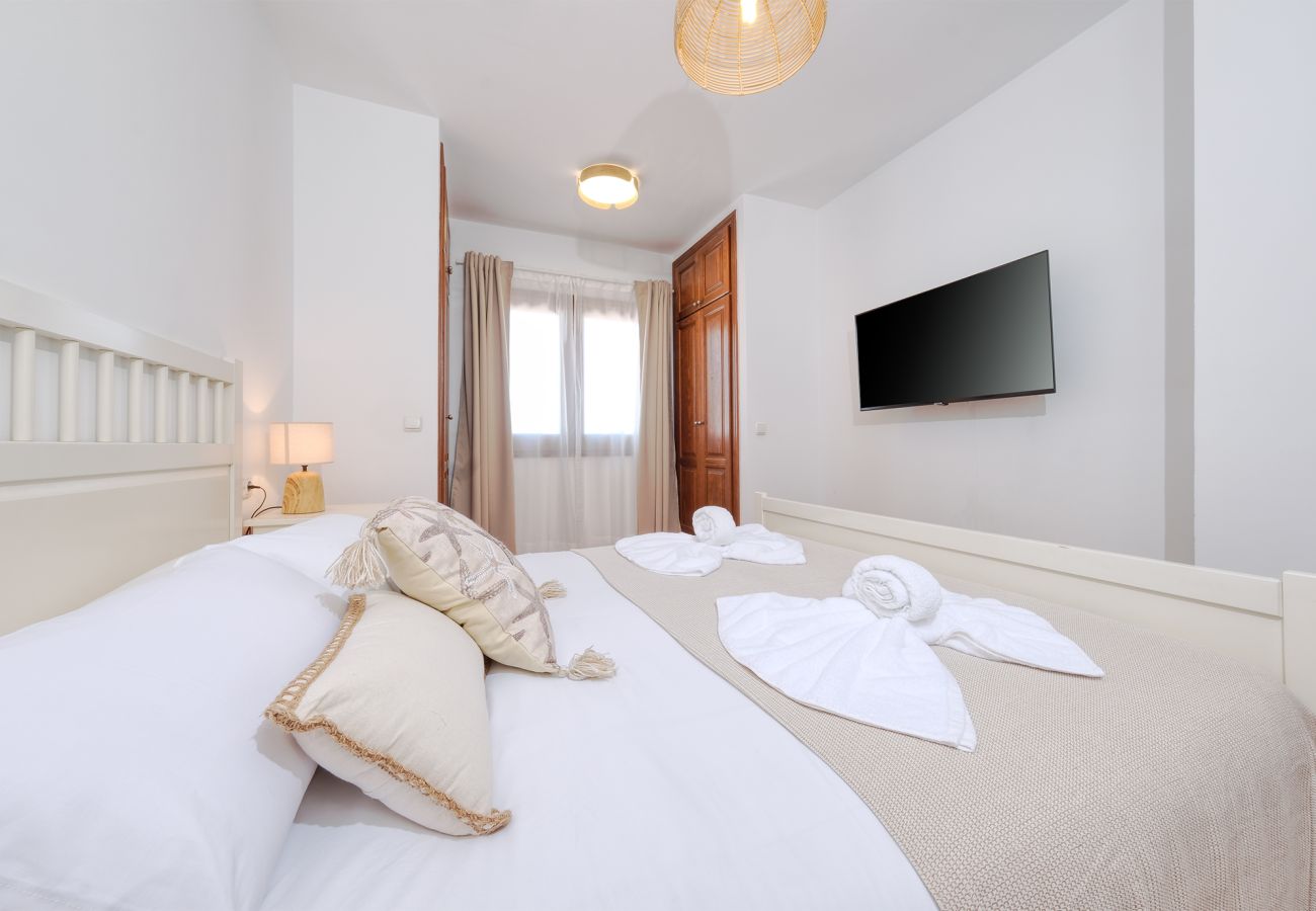 House in Playa Blanca - Lanzarote Paradise - Pool, AACC and BBQ By LVH