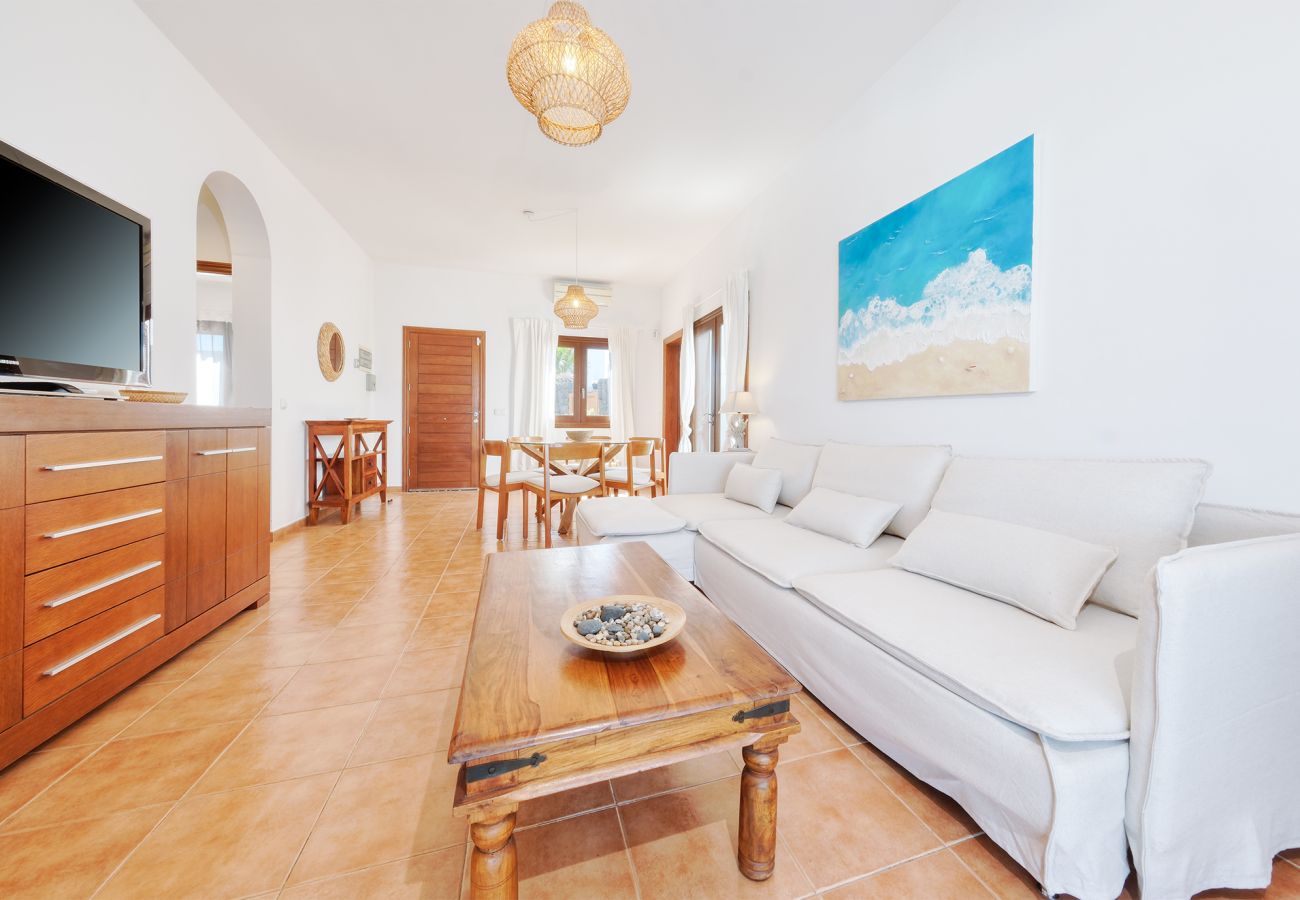 House in Playa Blanca - Lanzarote Paradise - Pool, AACC and BBQ By LVH