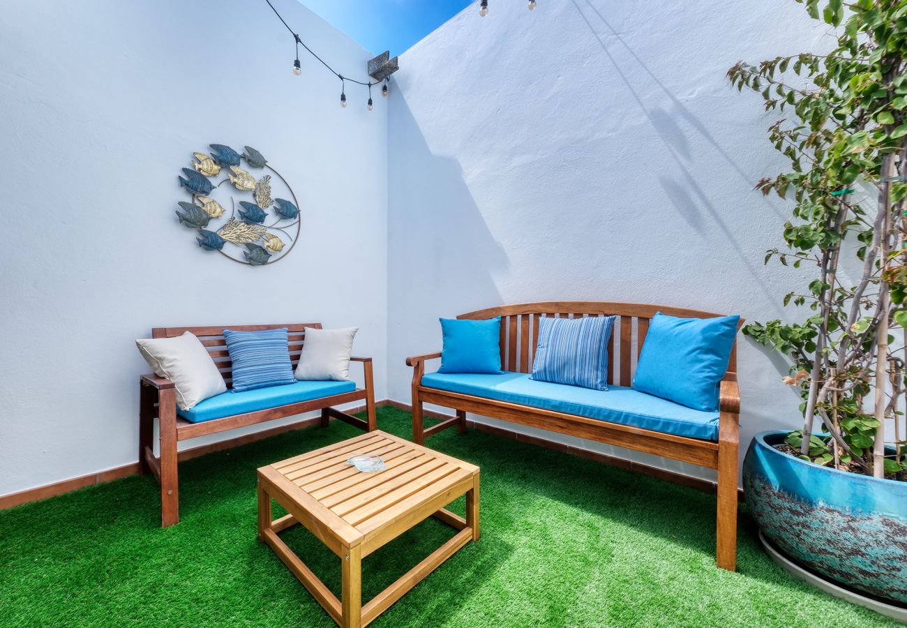 House in Playa Blanca - Lanzarote Paradise - Pool, AACC and BBQ By LVH