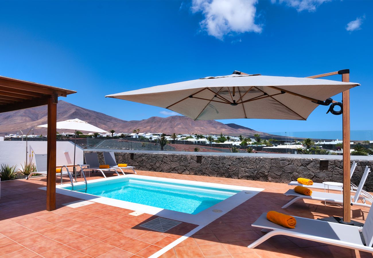 House in Playa Blanca - Lanzarote Paradise - Private Pool, Air-Con and BBQ By Lanzarote Vacation Homes