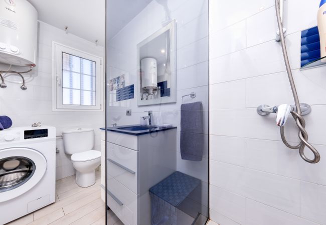 House in Puerto del Carmen - Vela Azul POOL & TENNIS - free AC &Good WIFI- Smart TV House in Puerto del Carmen - Vela Azul POOL & TENNIS - free AC &Good WIFI- Smart TV